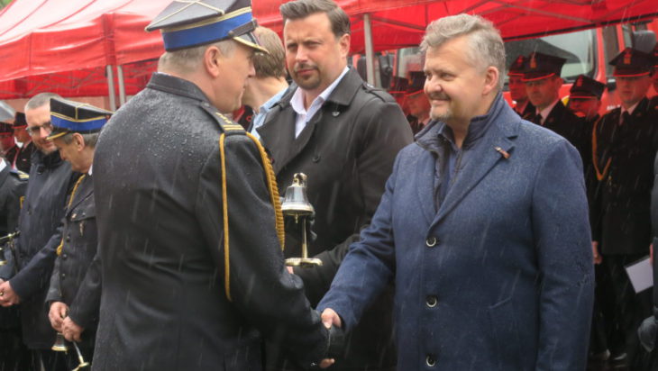 Strażacki dzwon dla Piotra Komrausa, prezesa Wodociągów Siemianowickich.