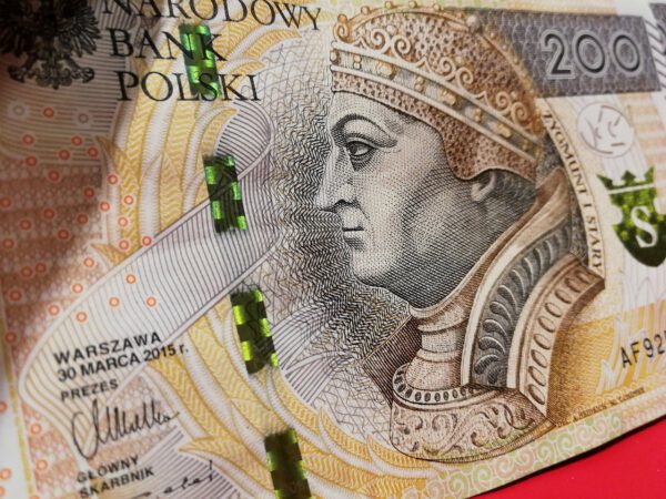 200 złotych oszuści bankowi w siemianowice okradli 27 letnią kobietę