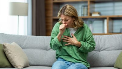 
Ból gardła i chrypka – przyczyny i sposoby na ich złagodzenie