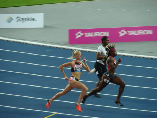 Justyna Święty na 400 metrów nie dała rady Carmen Semenii.