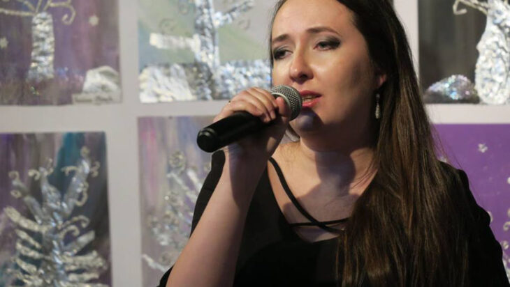 Oliwia Kobuszewska – Engler, śpiew.