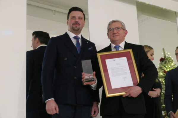 Nagrodę odbiera Andrzej Ścigała, firma piekarnicza.